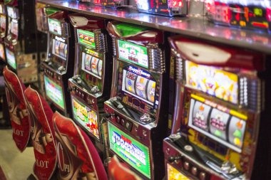 semuttoto mobile app interface showing live football betting and casino games