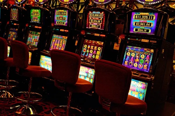 Weekly cashback calculation showing net losses and tier-based return rates